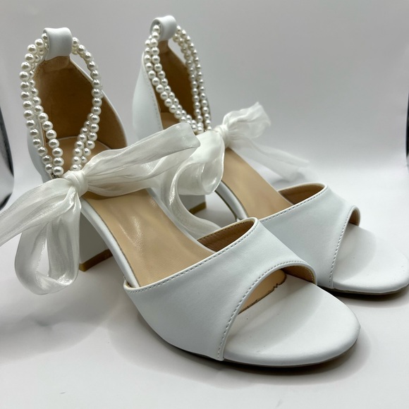SHEIN Shoes - SHEIN Bow & Faux Pearl White Heeled Sandals